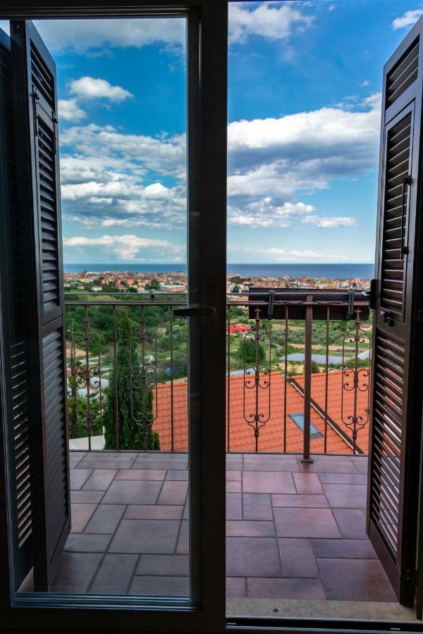 Villa Pineland Borghetto Santo Spirito Ngoại thất bức ảnh